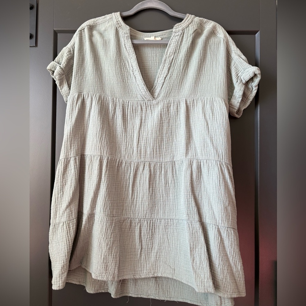 Promesa Textured V-Neck Tunic - Pale Sage Green